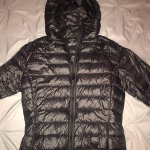 Black lightweight puffer jacket
